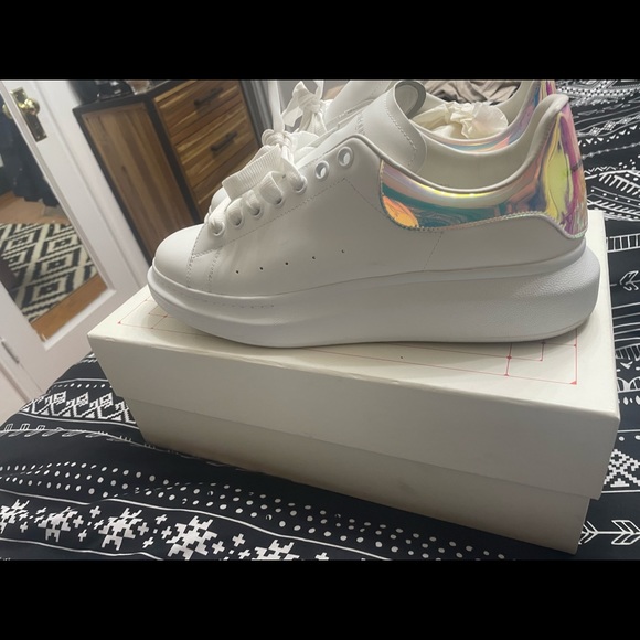 Alexander McQueen Sneakers - Picture 11 of 11